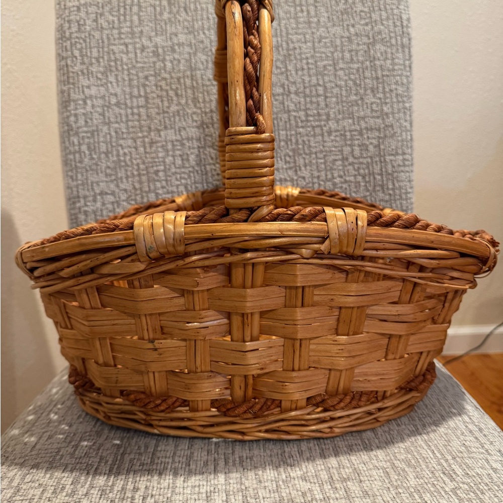 Handmade Medium Woven Melon Egg Gathering Basket Single Handle Sturdy Brown